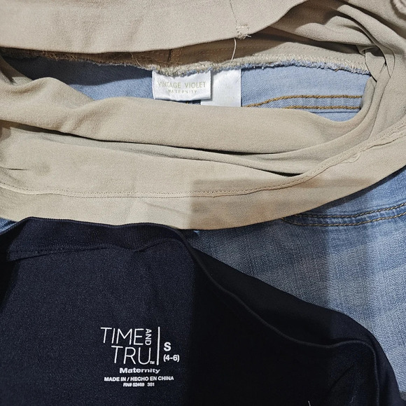 Maternity shorts size small - Picture 2 of 5